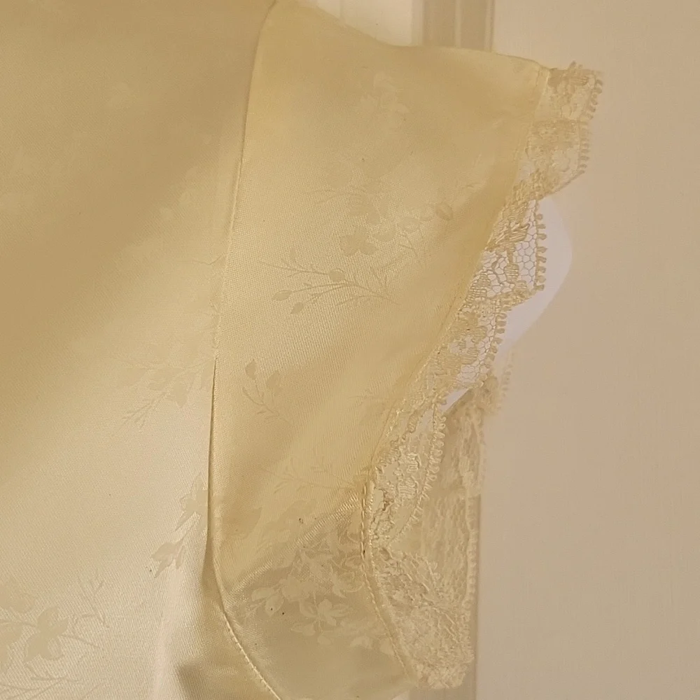 Vintage Stoplight Bed Jacket - Picture 3 of 7